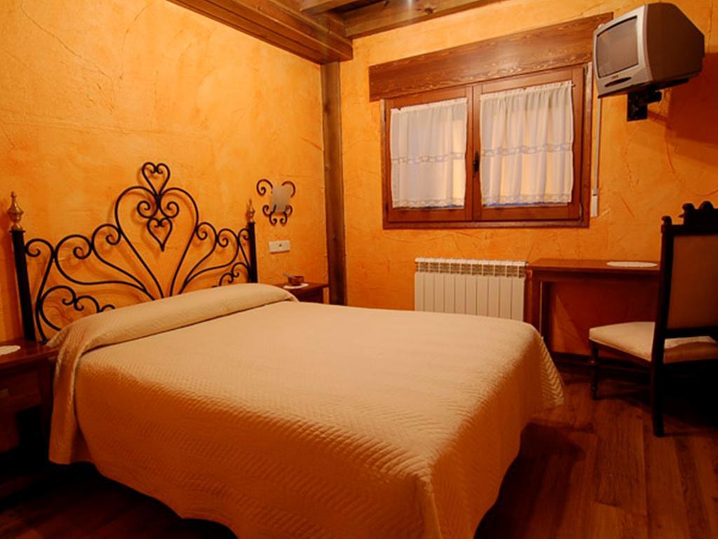 La Casona Del Herrero Navaleno Zimmer foto
